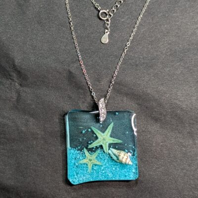 Kette mit Meeresmotiv