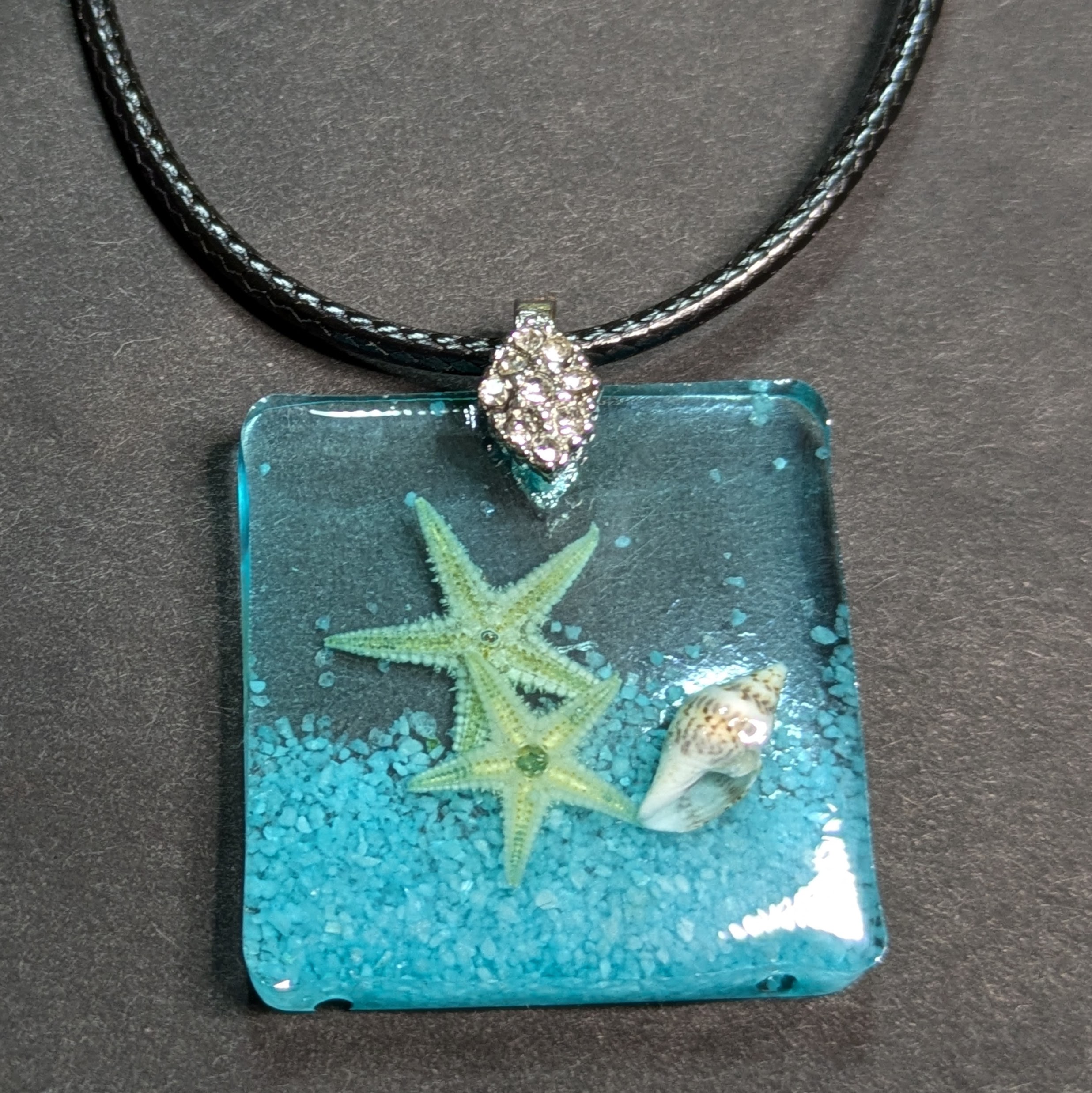 Kette mit Meeresmotiv