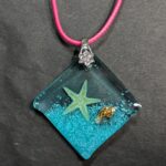 Kette mit Meeresmotiv