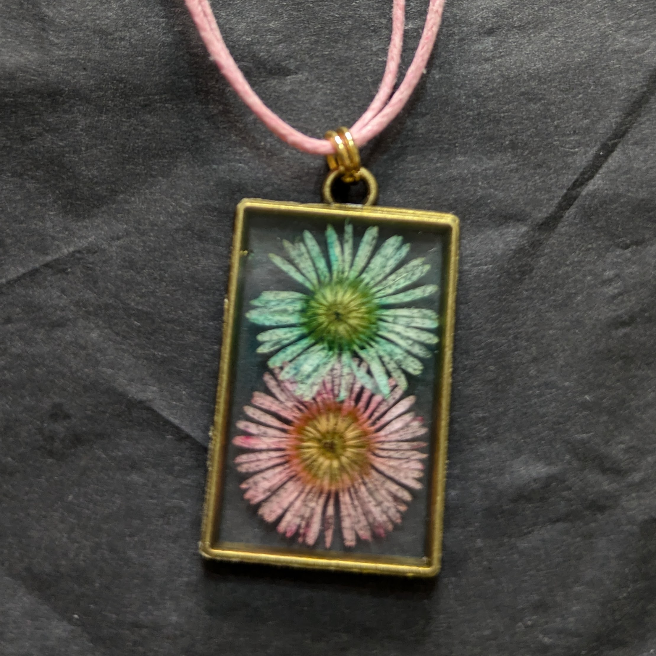 Halskette mit Blüten