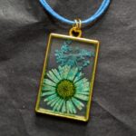 Halskette mit Blüten