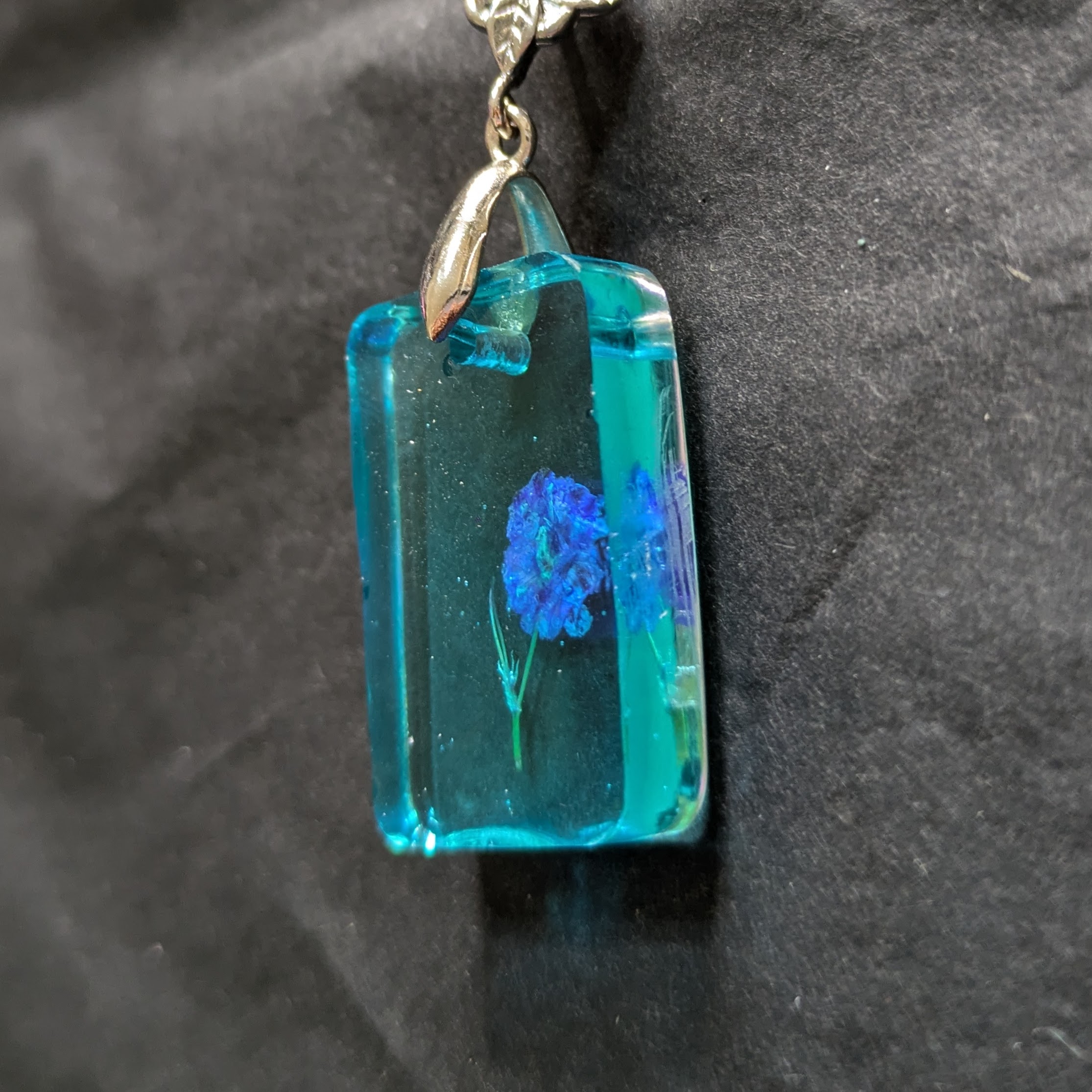 Halskette mit lila Blume – Bild 3