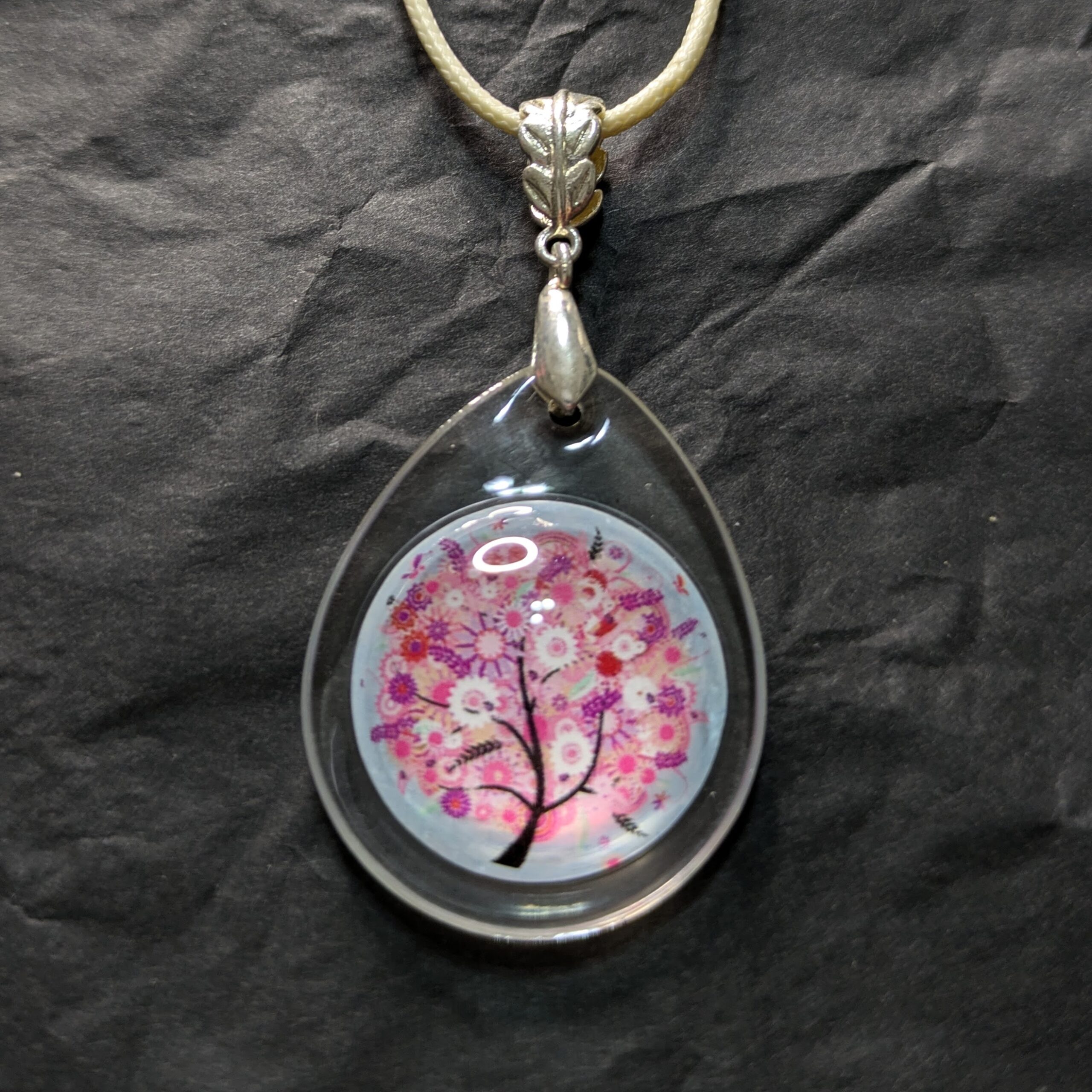 Kette mit Muggelstein Kirschblüte