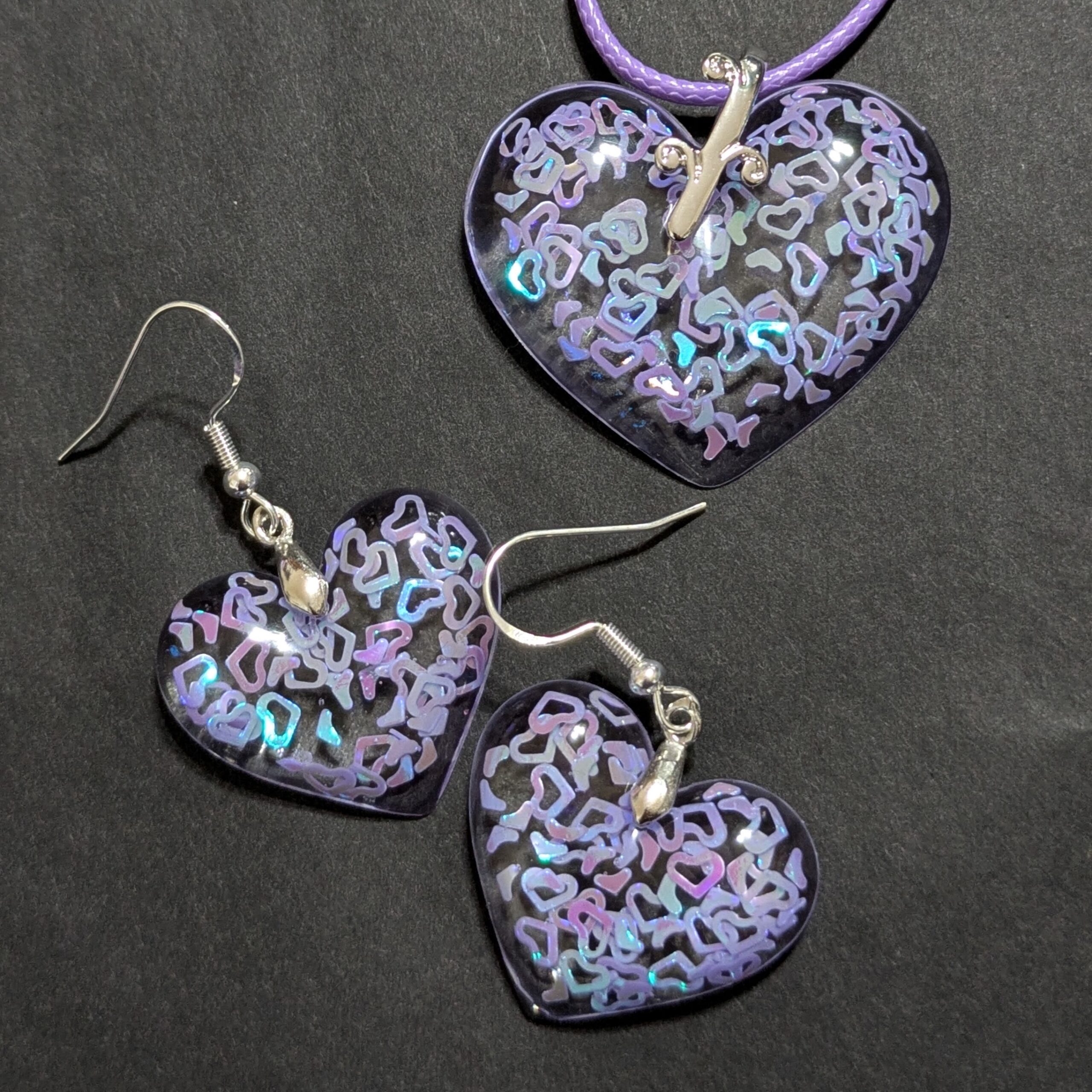 Set Halskette und Ohrringe Fliederherzen