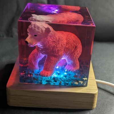 Lampe/Briefbeschwerer Eisbär "Baby red" – Bild 2